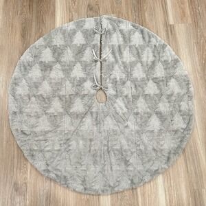 Gray Faux Fur Christmas Tree Design Lined Tree Skirt With Tie Closure
